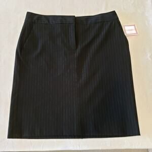 ISAAC MIZRAHI for Target Black Pinstripe Skirt Size 12 NEW